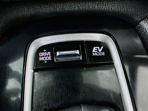 Used 2024 Toyota Corolla Cross AWD Hybrid image 16