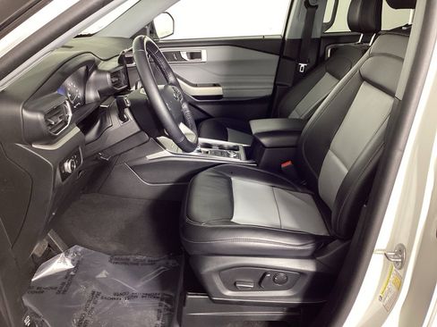 Used 2023 Ford Explorer XLT w/ Equipment Group 202A AWD/4WD image 20