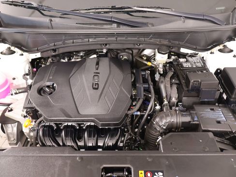 Certified 2025 Hyundai Tucson SE image 18