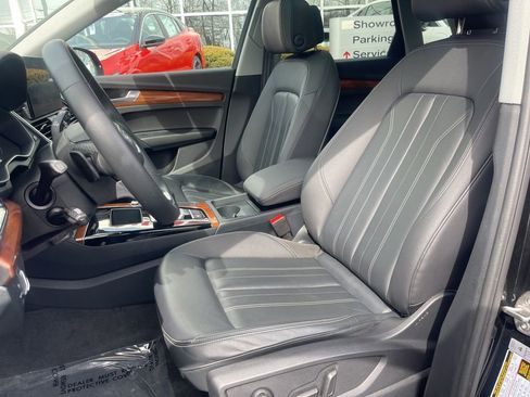 Used 2023 Audi Q5 2.0T Premium w/ Convenience Package image 13
