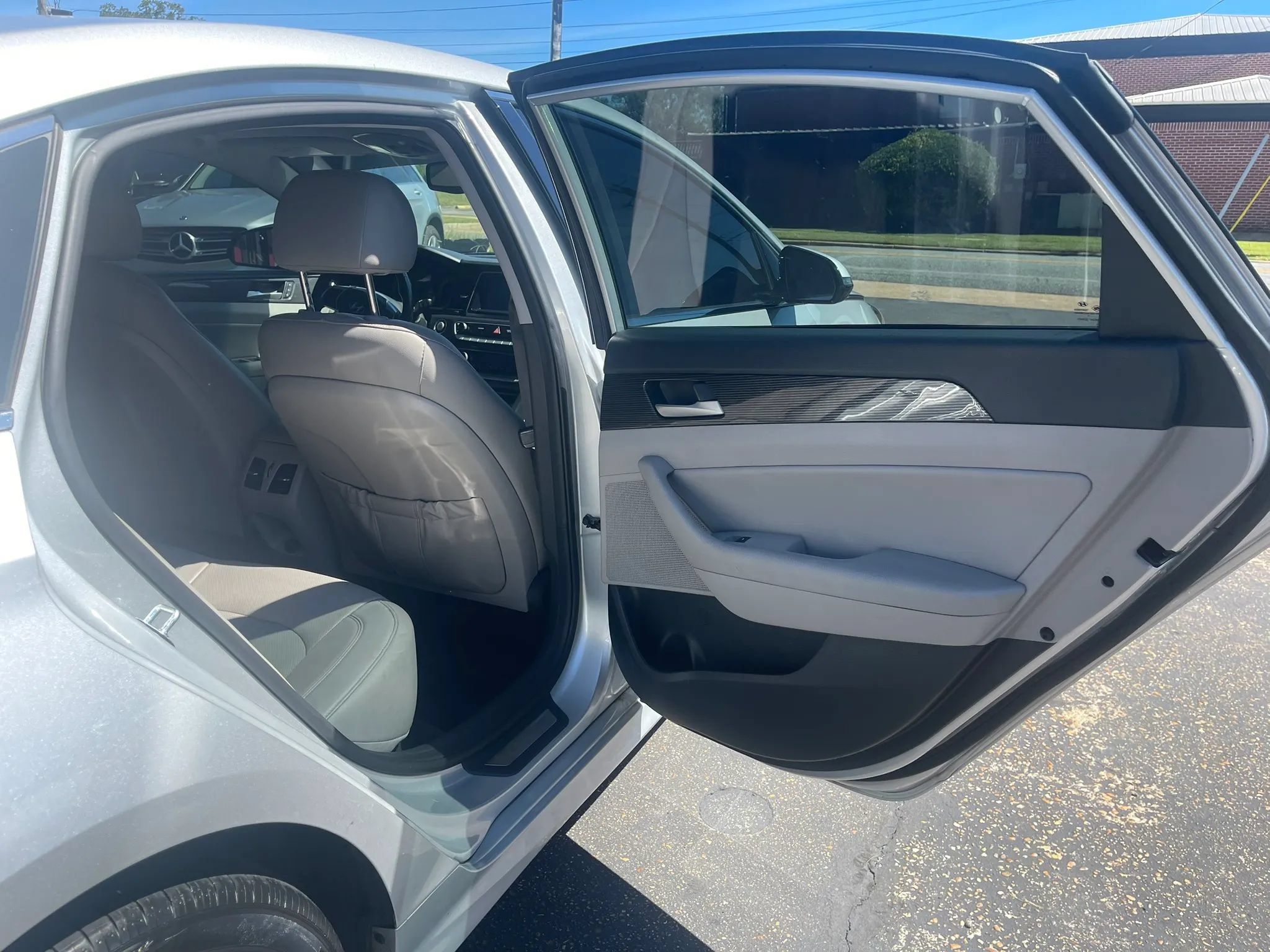 Used 2018 Hyundai Sonata Limited w/ Cargo Package FWD image 27