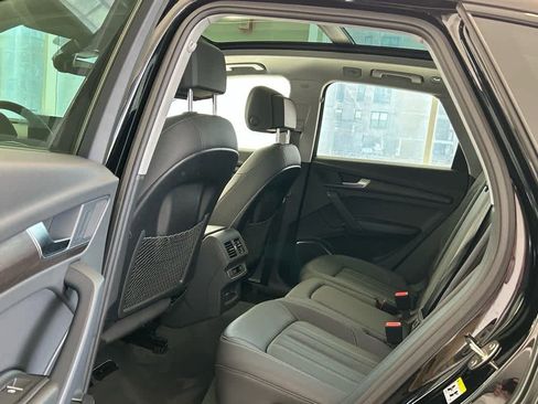Certified 2025 Audi Q5 2.0T Premium image 17