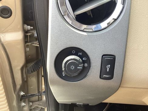 Used 2011 Ford F250 Lariat w/ Lariat Interior Pkg AWD/4WD image 17