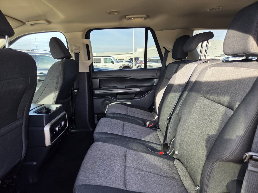 Used 2024 Ford Expedition XLT RWD image 28