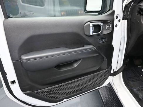 Used 2021 Jeep Wrangler Unlimited Sahara w/ Uconnect 4C Nav & Sound Group AWD/4WD image 12
