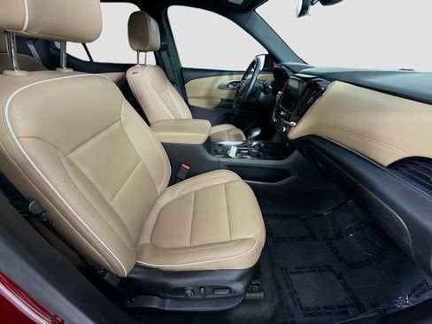 Used 2023 Chevrolet Traverse Premier w/ LPO, Floor Liner Package FWD image 30