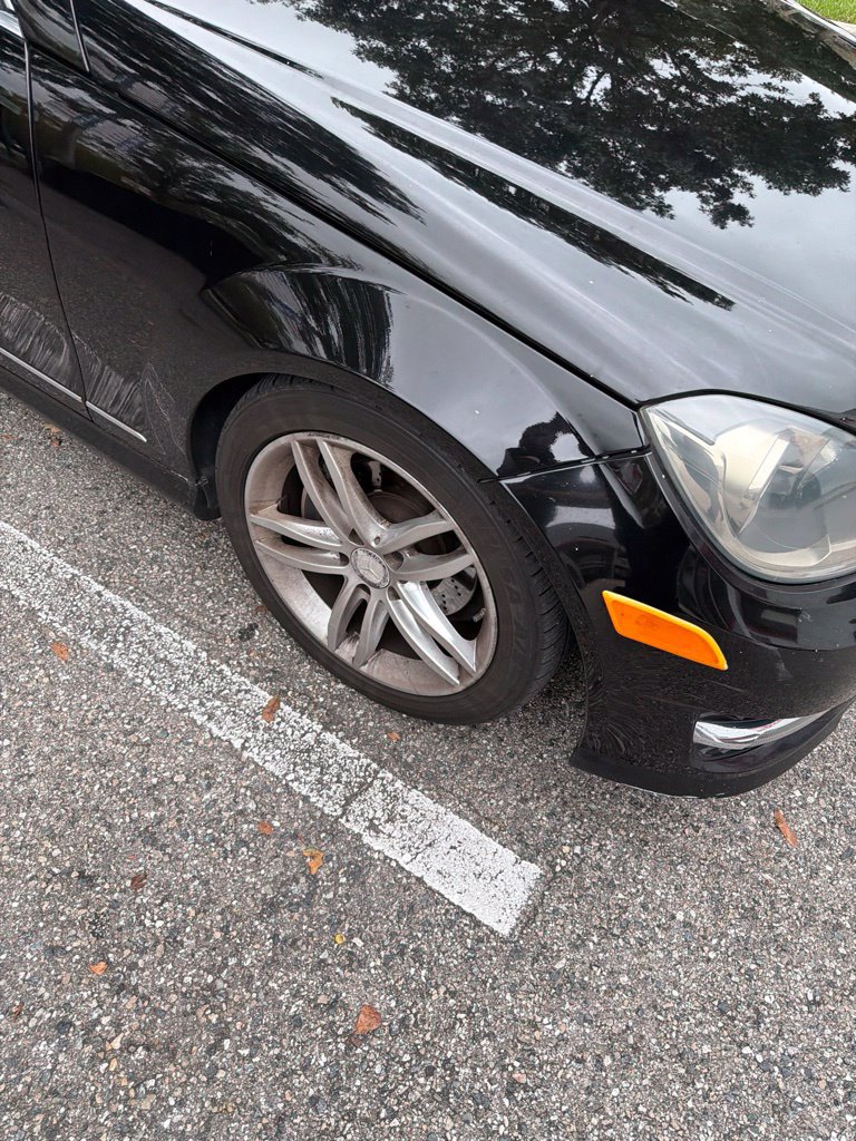 Used 2013 Mercedes-Benz C 250 Sedan image 4