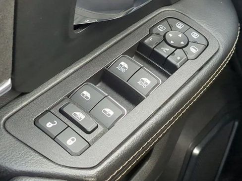 Used 2025 RAM 2500 Laramie image 24