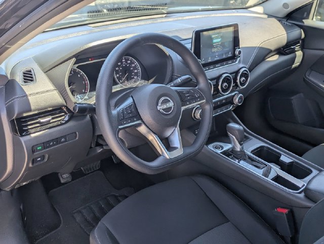 Used 2025 Nissan Sentra SV FWD image 32