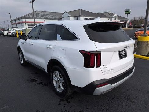 Used 2024 Kia Sorento LX image 5