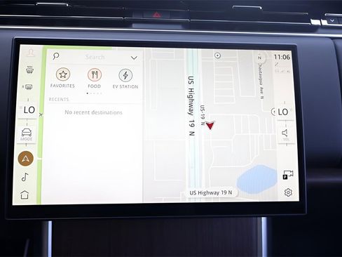 New 2025 Land Rover Range Rover SE image 26