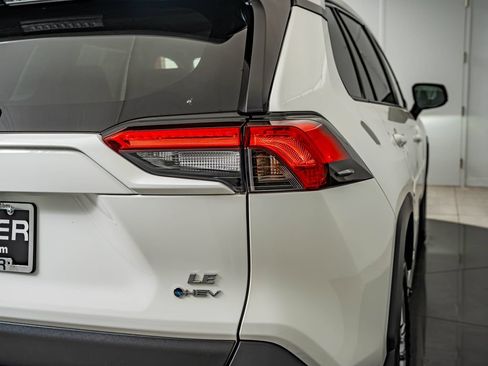 Used 2025 Toyota RAV4 LE AWD/4WD image 15