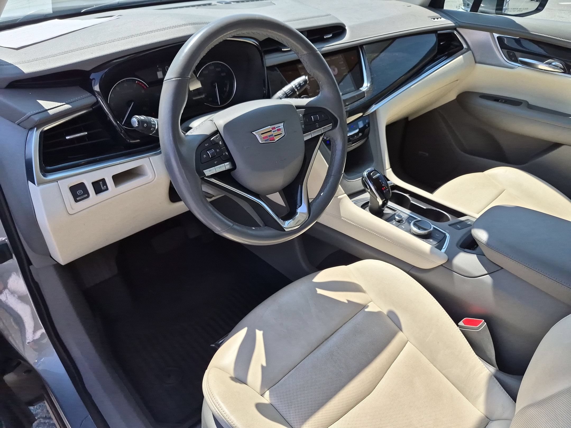 Certified 2023 Cadillac XT6 Premium Luxury w/ LPO, Floor Liner Package AWD/4WD image 16