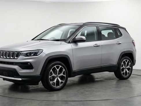 Used 2025 Jeep Compass Limited AWD/4WD image 3
