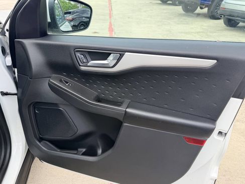 Used 2020 Ford Escape SEL image 30