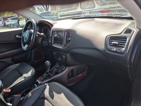 Used 2018 Jeep Compass Trailhawk w/ Cold Weather Group AWD/4WD image 21