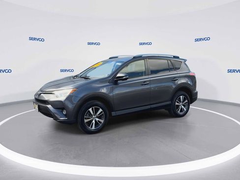 Used 2018 Toyota RAV4 XLE image 4