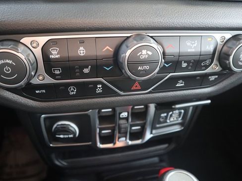 New 2025 Jeep Gladiator Sport image 12