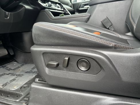 Used 2025 GMC Sierra 2500 AT4 w/ AT4 Premium Plus Package AWD/4WD image 31