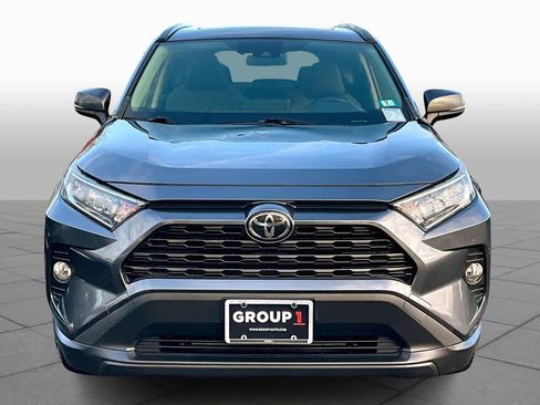 Used 2019 Toyota RAV4 XLE image 3