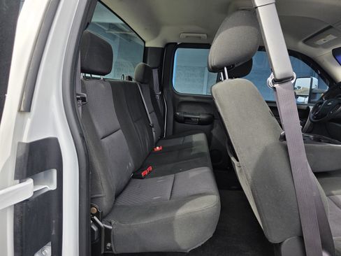 Used 2011 Chevrolet Silverado 1500 LS image 17