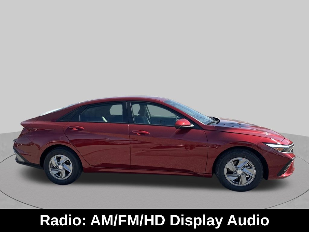 Used 2026 Hyundai Elantra SE FWD image 7