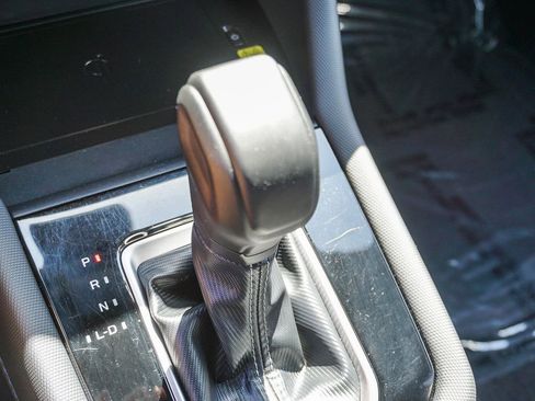 Used 2025 Subaru Forester Premium w/ Convenience Package #1 image 21