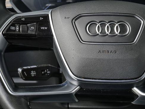 Used 2023 Audi e-tron Premium Plus w/ Premium Plus Package AWD/4WD image 12