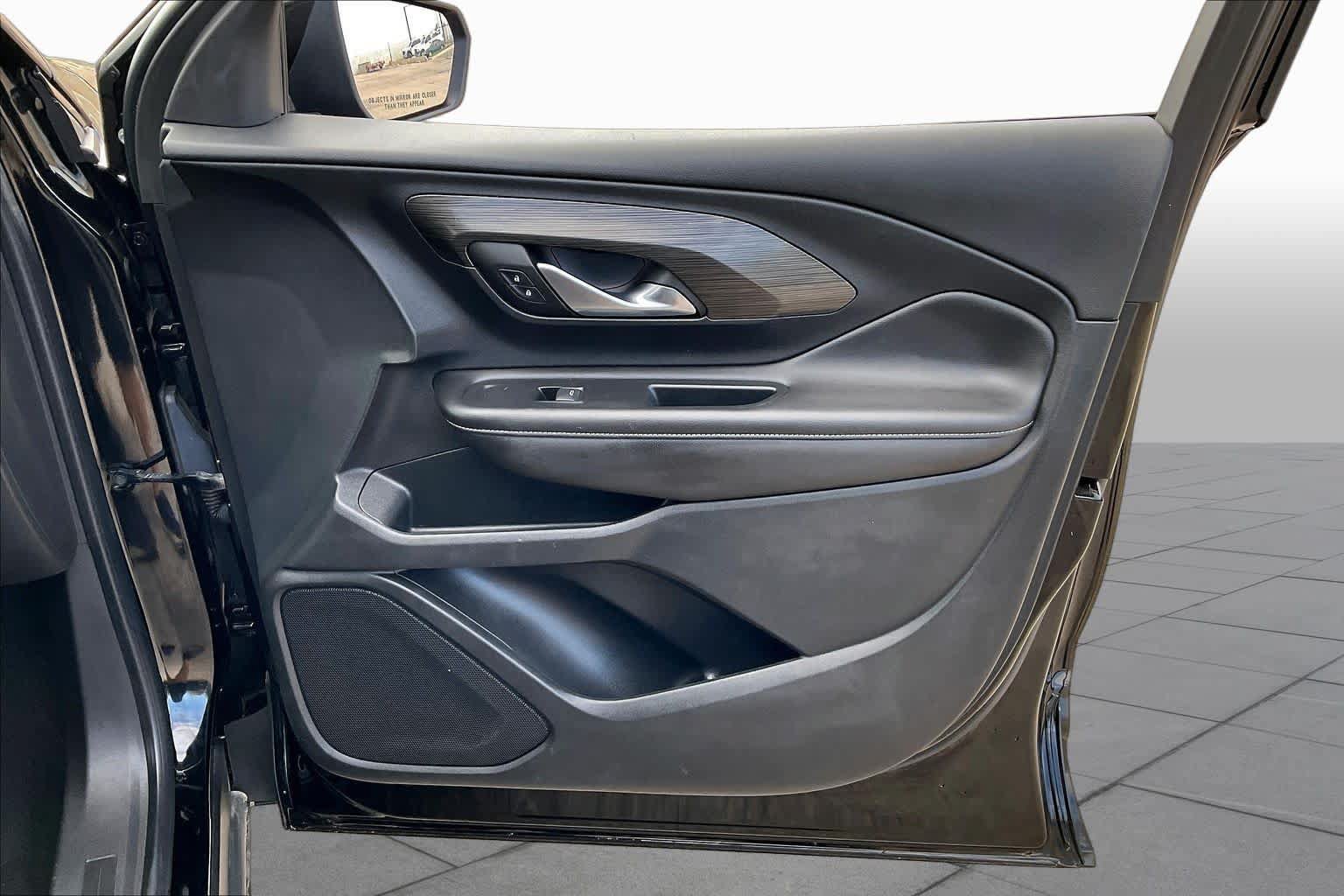 Used 2022 GMC Terrain SLE w/ Driver Convenience Package FWD image 21