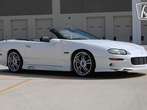 Used 2000 Chevrolet Camaro Z28 image 7