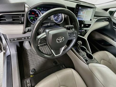 Certified 2021 Toyota Camry XLE w/ Cold Weather Package FWD image 9