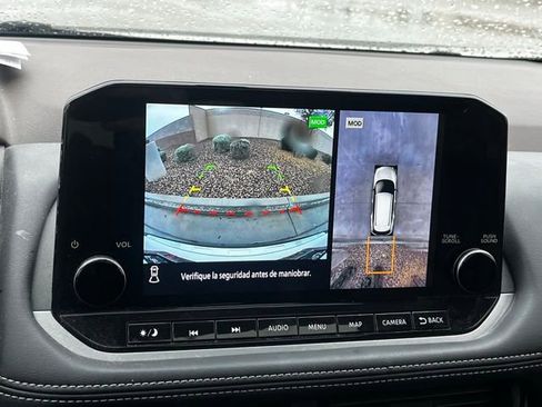 Used 2023 Nissan Rogue Platinum image 22