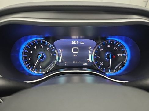 Used 2025 Chrysler Pacifica Select FWD image 30