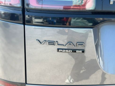Used 2018 Land Rover Range Rover Velar R-Dynamic SE image 29