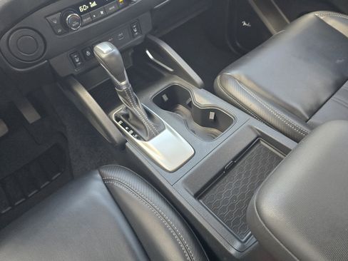 Used 2023 Nissan Frontier SV w/ SV Premium Package image 17