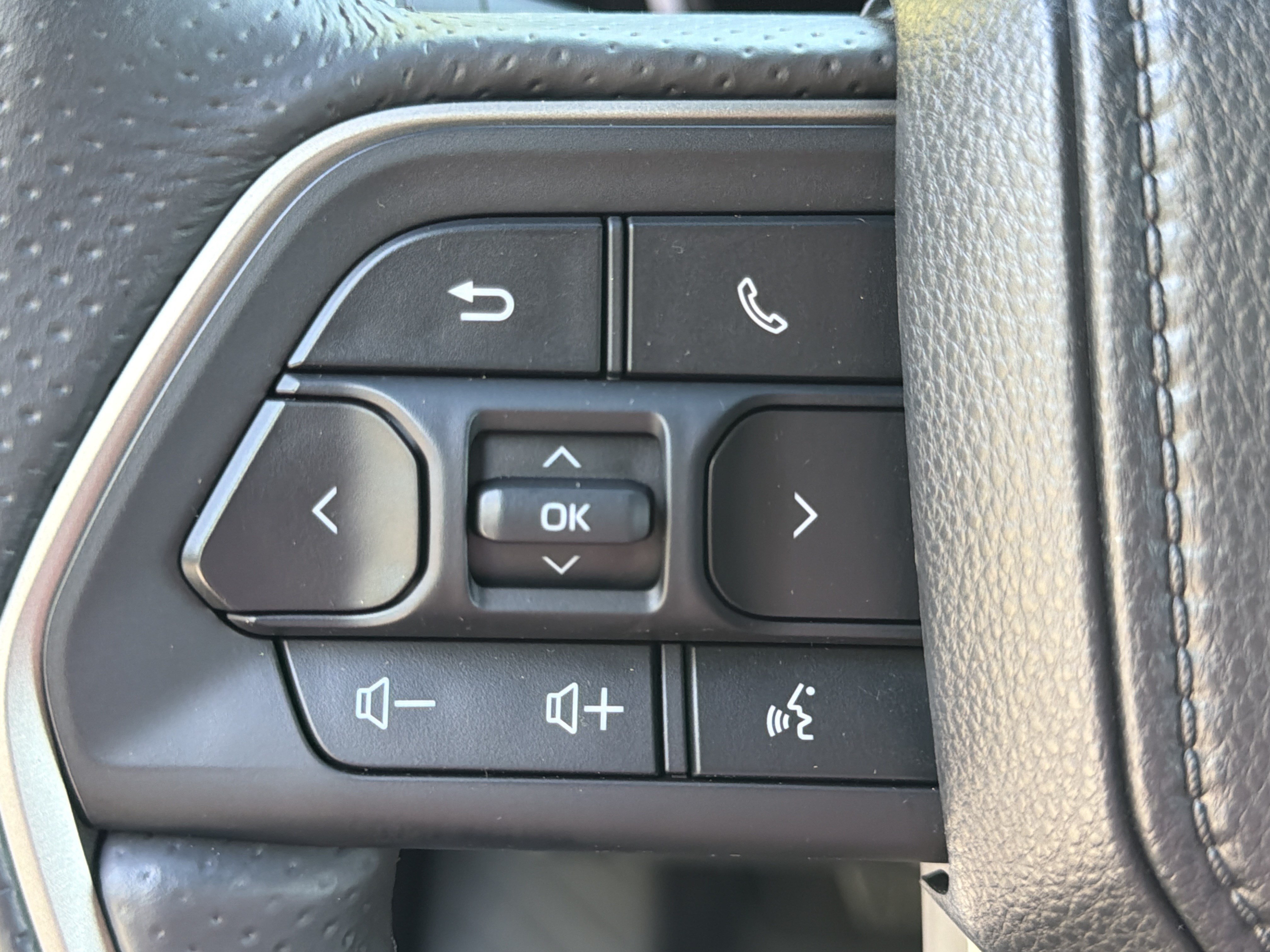 Used 2025 Toyota 4Runner TRD Off-Road Premium AWD/4WD image 26