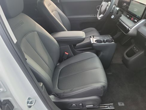 Certified 2025 Hyundai Ioniq 5 SEL image 17