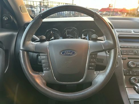 Used 2011 Ford Taurus Limited image 19