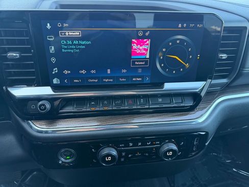 Certified 2024 Chevrolet Silverado 1500 LT AWD/4WD image 17