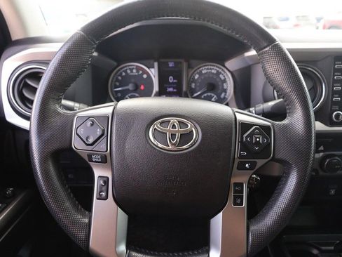 Used 2021 Toyota Tacoma SR5 AWD/4WD image 10