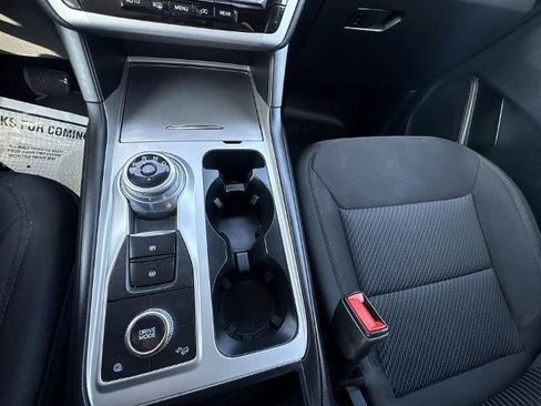 Used 2023 Ford Explorer XLT image 16
