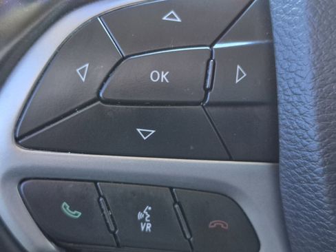 Used 2020 Jeep Grand Cherokee Limited image 18