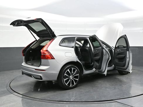 Used 2023 Volvo XC60 B5 Plus w/ Climate Package AWD/4WD image 40