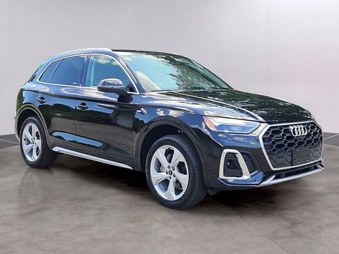 Certified 2025 Audi Q5 2.0T Premium Plus w/ Premium Plus Package AWD/4WD image 3