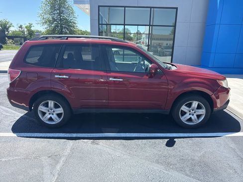 Used 2010 Subaru Forester 2.5X Limited AWD/4WD image 2