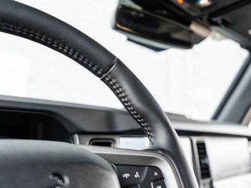 Used 2025 Ford Bronco Badlands image 33