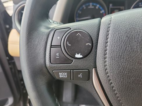 Used 2018 Toyota RAV4 XLE FWD image 18