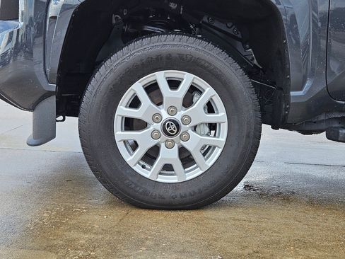 Used 2025 Toyota Tacoma SR AWD/4WD image 13
