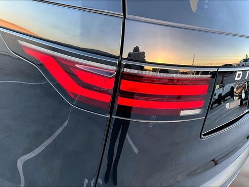 Certified 2023 Land Rover Discovery S AWD/4WD image 21