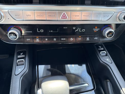 Used 2023 Kia Telluride EX image 28